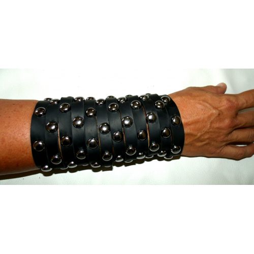 Gauntlet With 12 Leather Bands